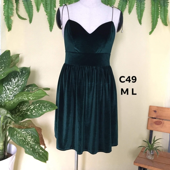 dresses - Picture 1 of 1